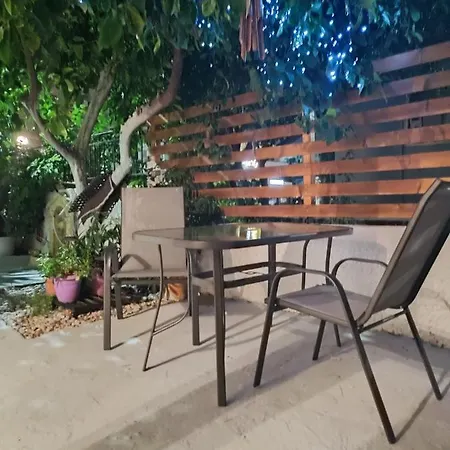 Daire Katerina's Cozy And Comfortable Place Anabolu